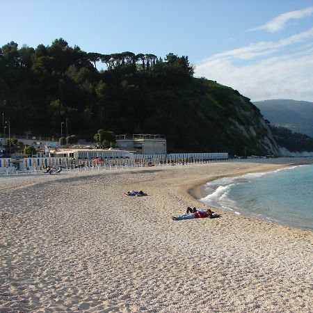 La Casina Delle Fate Hotel Numana Bagian luar foto